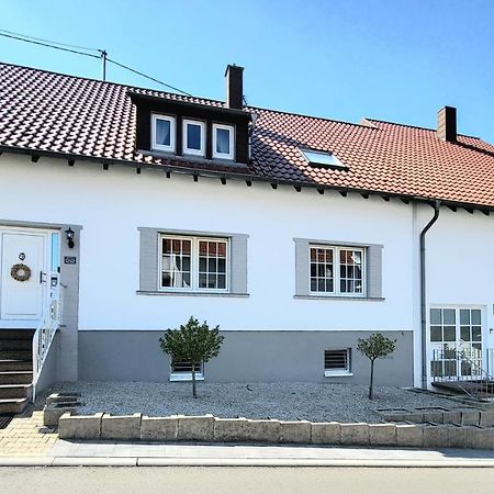 Schicke Komfortwohnung Zum Wohlfuehlen Merchweiler Exterior foto